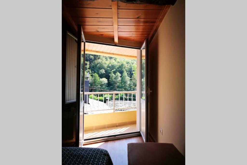Apartamento Con Vistas Al Rio A Solaina Самос Екстер'єр фото